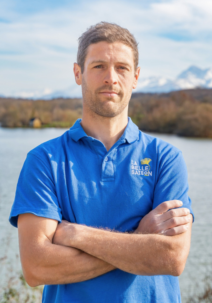 Sur le terrain, Andoni met son énergie et son savoir-faire au service de vos projets de création paysagère.