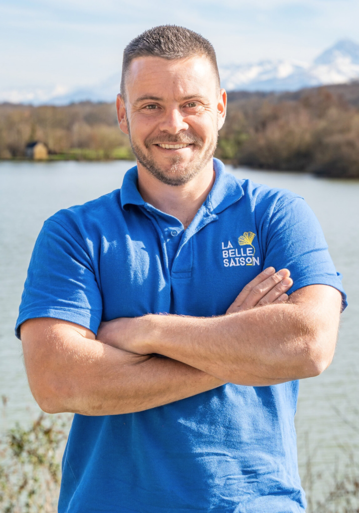 Engagé et minutieux, Benjamin façonne vos projets paysagers avec précision et professionnalisme.