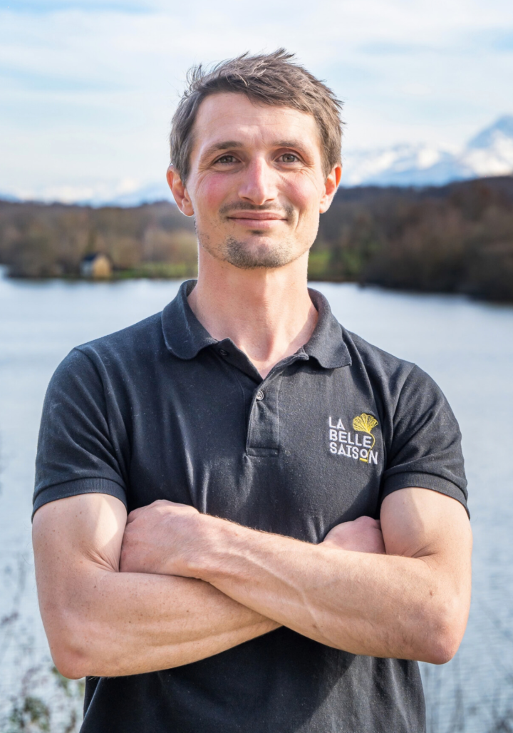 Engagé, Cyril coordonne vos chantiers avec exigence, organisation et savoir-faire.